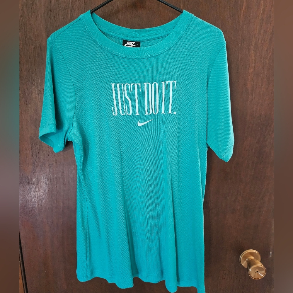Nike tshirt